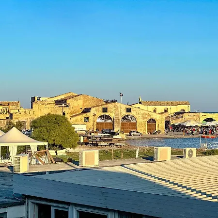 Calauriia Apartment *