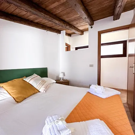 Apartment Calauriia