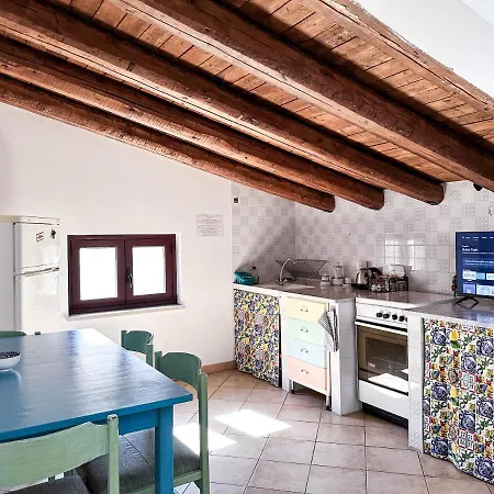 Apartment Calauriia *