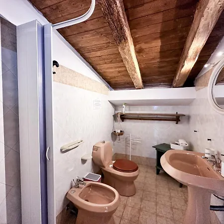 Calauriia Apartment *