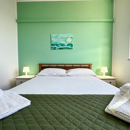 Calauriia Apartment